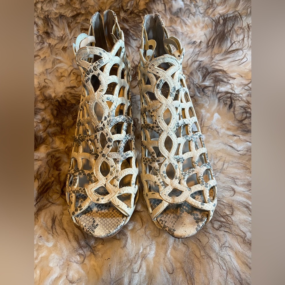 Vince Camuto size 12 cage pumps